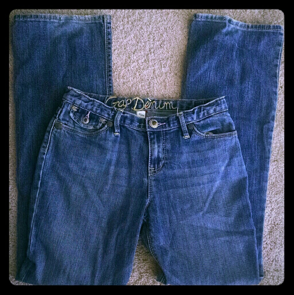 🔘 Sale: Gap jeans