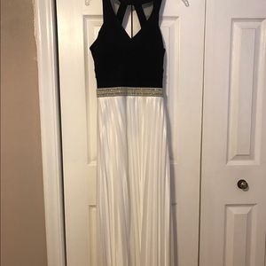 Black & White V-Neck Prom Dress