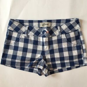 Plaid guess shorts