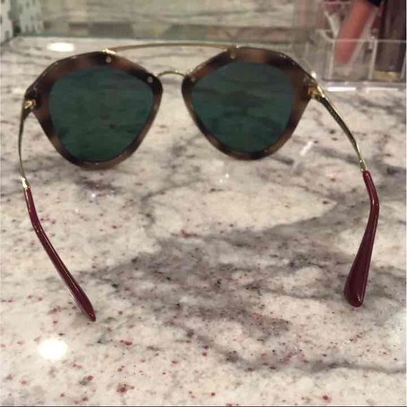 Prada sunglasses basically brand new. - Picture 2 of 4