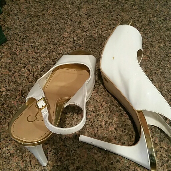 Shoe - Picture 3 of 3