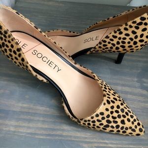 Calf hair leopard print pumps