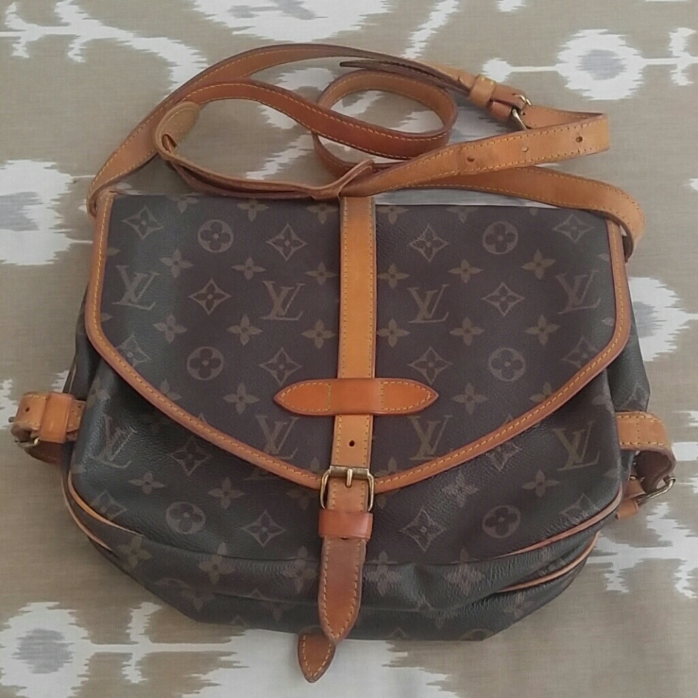 Louis Vuitton Saumar 30 bag