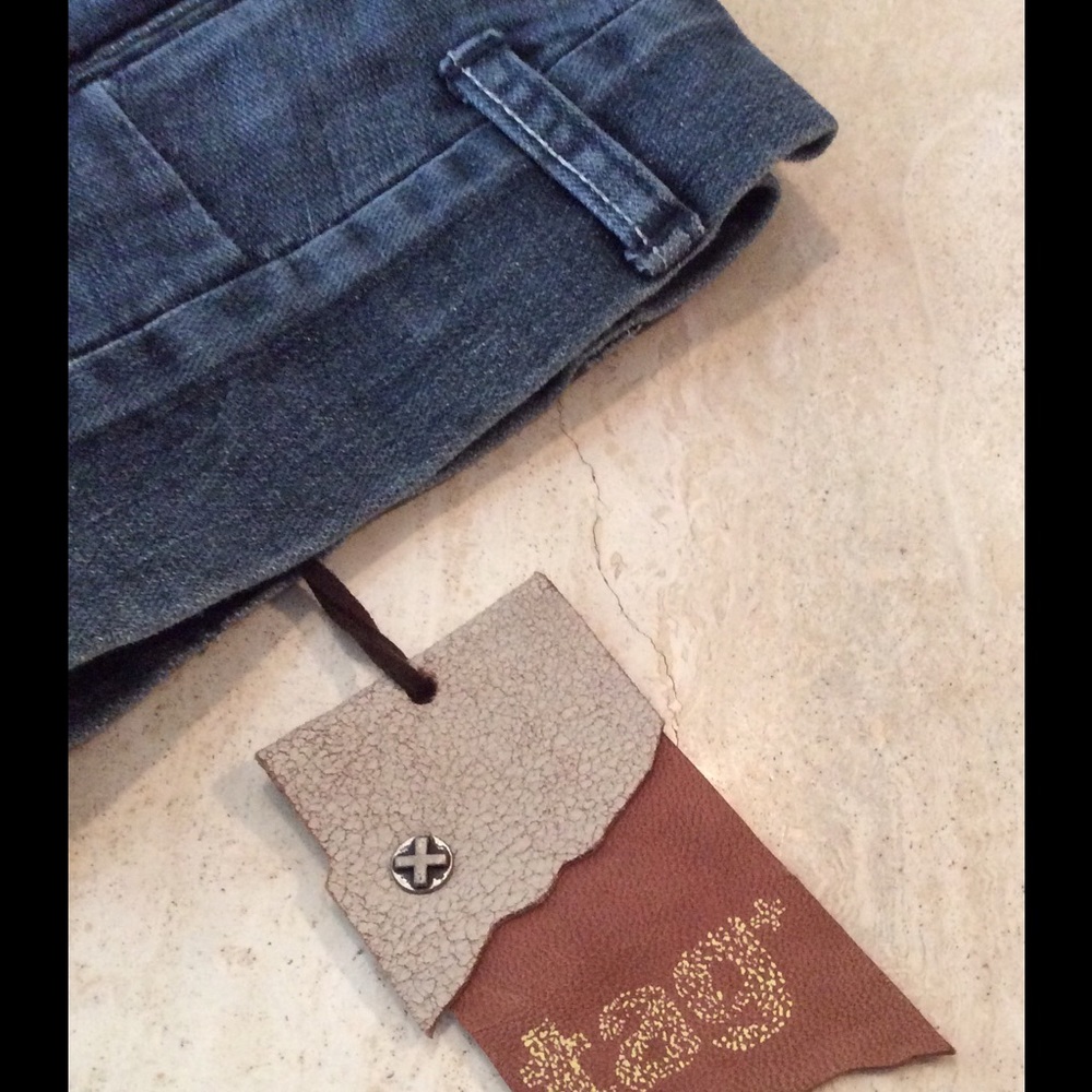 Trendy tag+ jeans