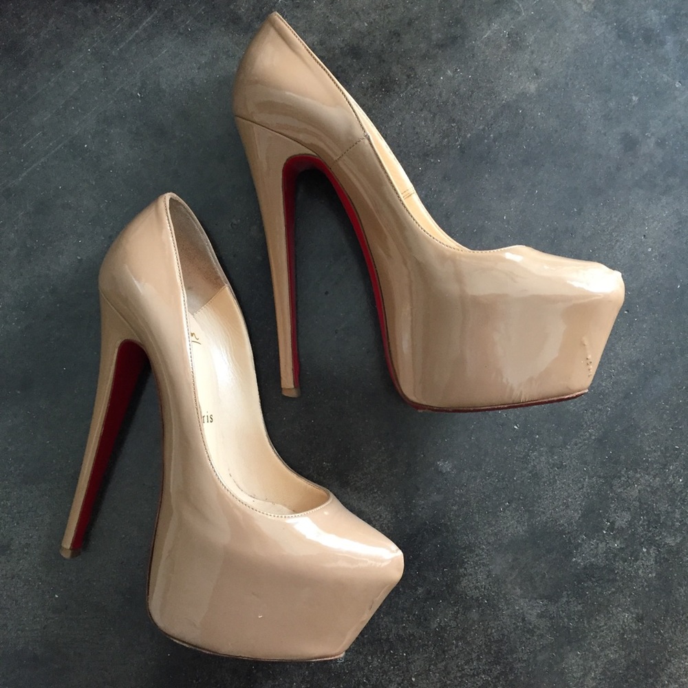 Louboutin Daffodil Pumps Nude Patent Leather 36.5