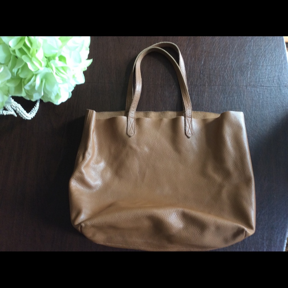 Cuyana Classic Leather Tote in Caramel