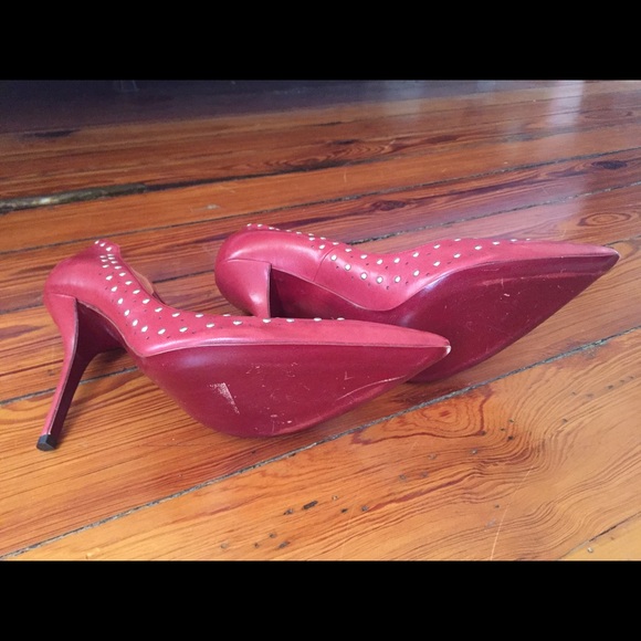 Pointy toe stiletto with small studs - Picture 3 of 4