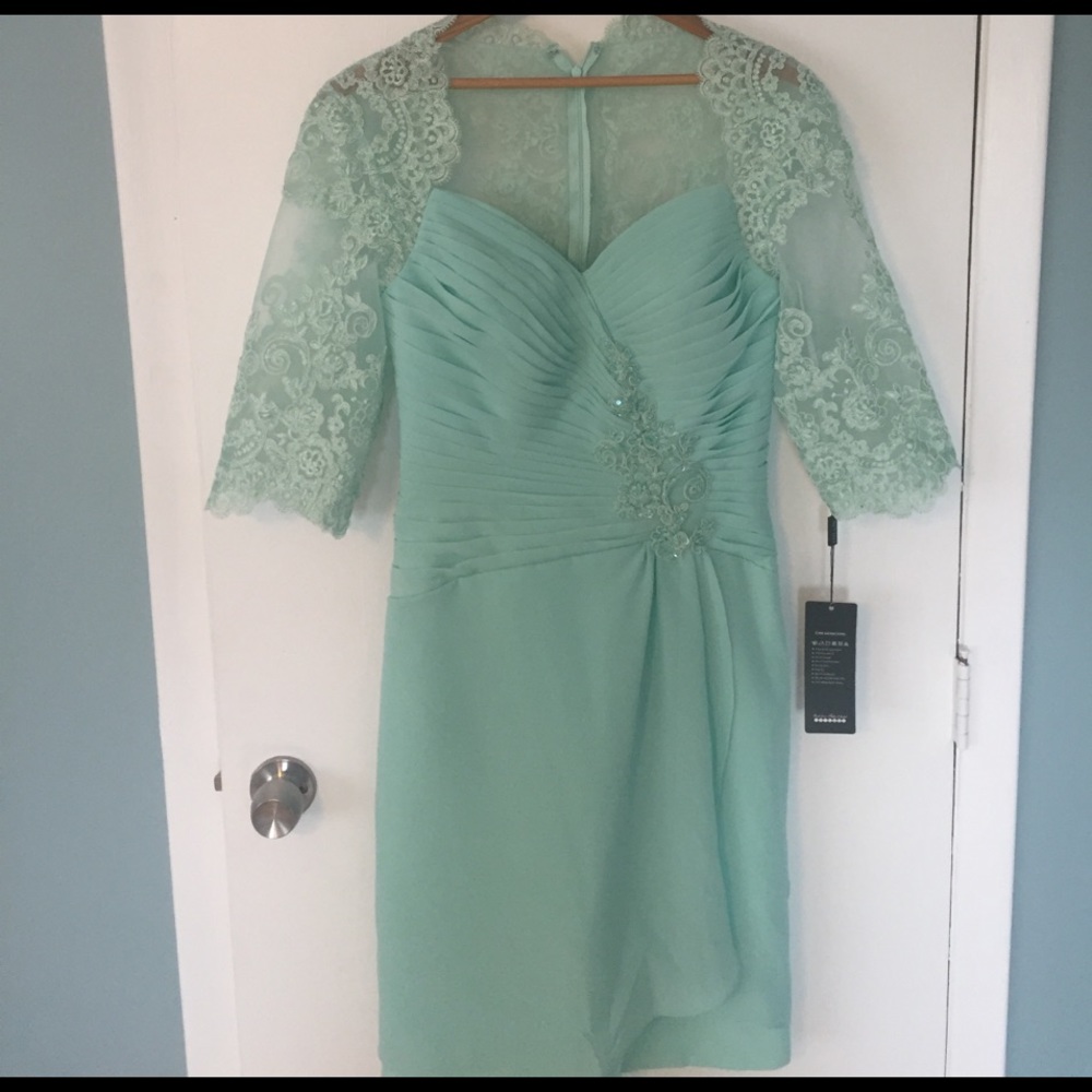 Dress - Picture 2 of 6