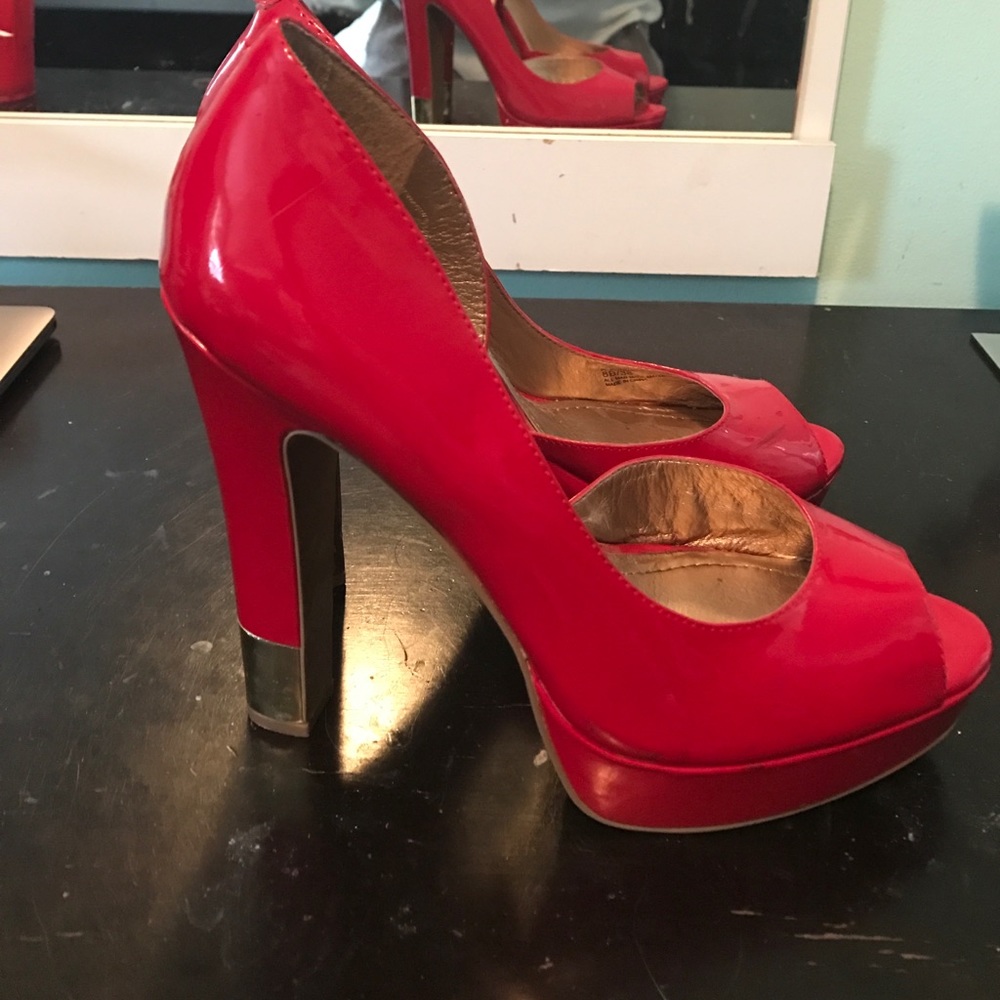 Red Pumps