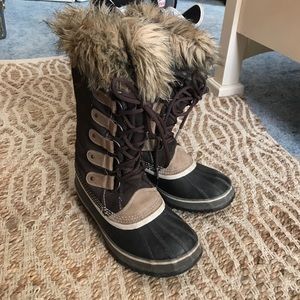 Sorel boots size 7!