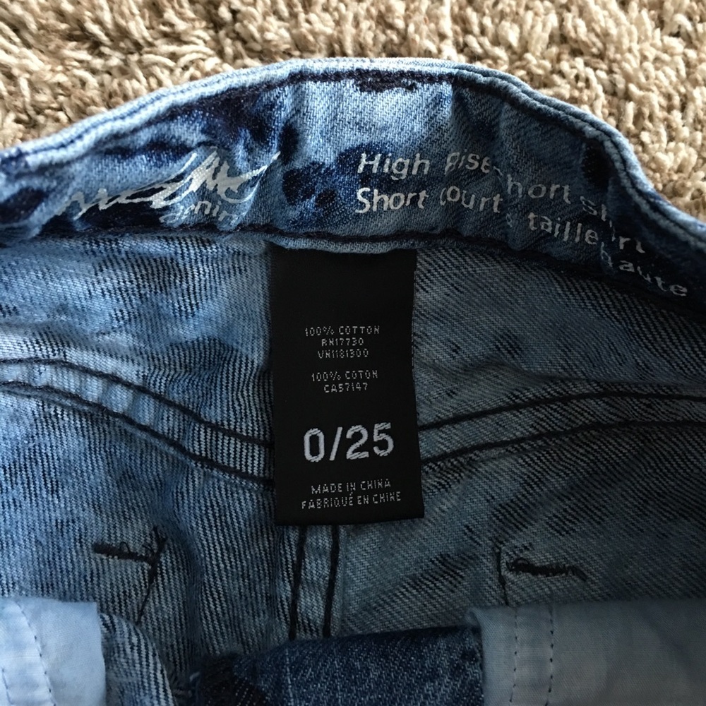 Mossimo High Rise Short Short - Picture 3 of 3