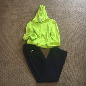 Under Armor all season gear sweatshirt