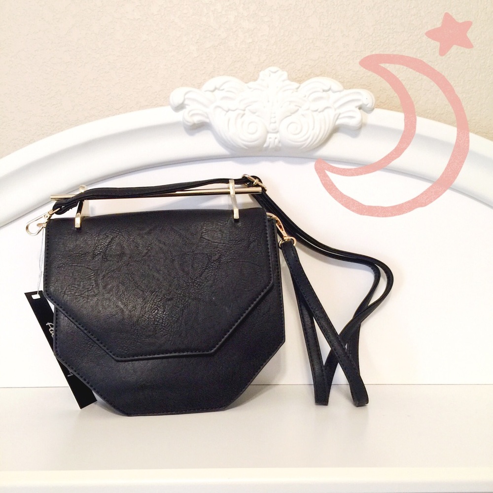 🌙SALE TODAY ONLY🌙Gold Hardware Crossbody