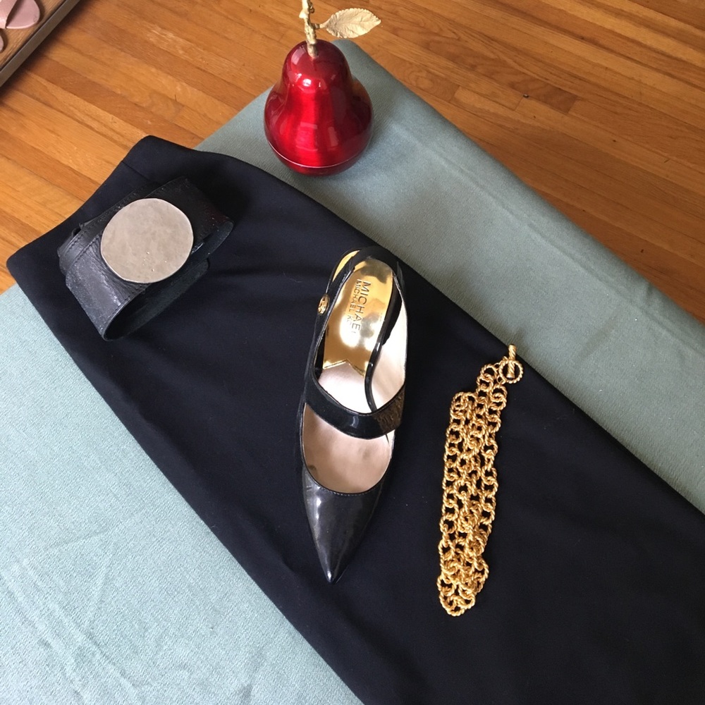Donna Karan Perfect Italian Wool Skirt - EUC