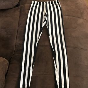 Black and white striped leggings