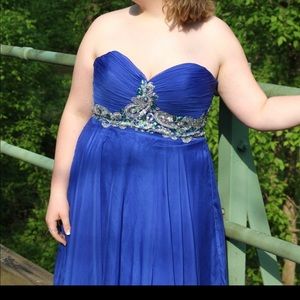 🔺CLEARANCE 🔺Blue strapless prom dress