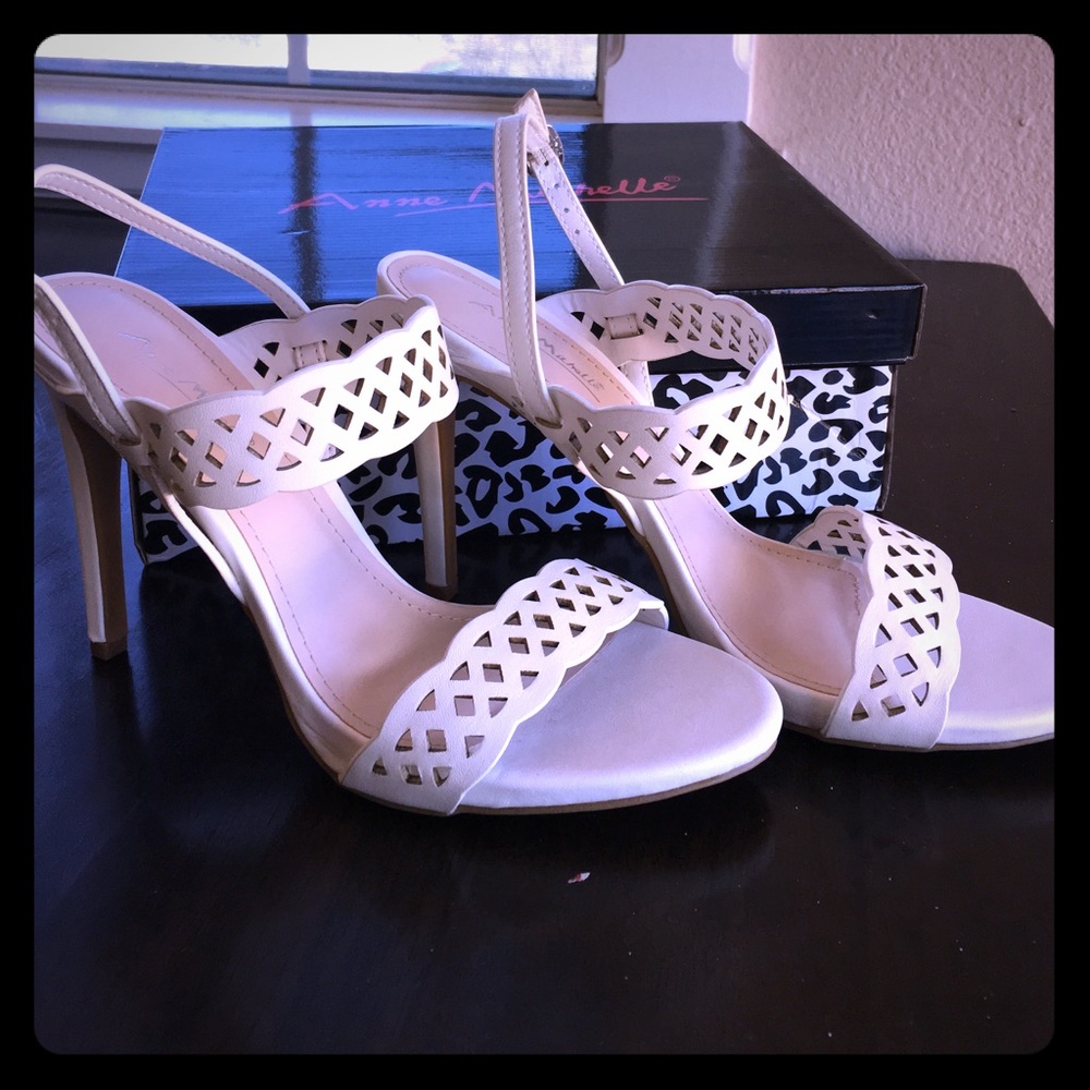 New in box! White strappy heels 💋💋💋