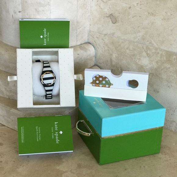 Kate spade New York scallop activity tracker - Picture 2 of 4