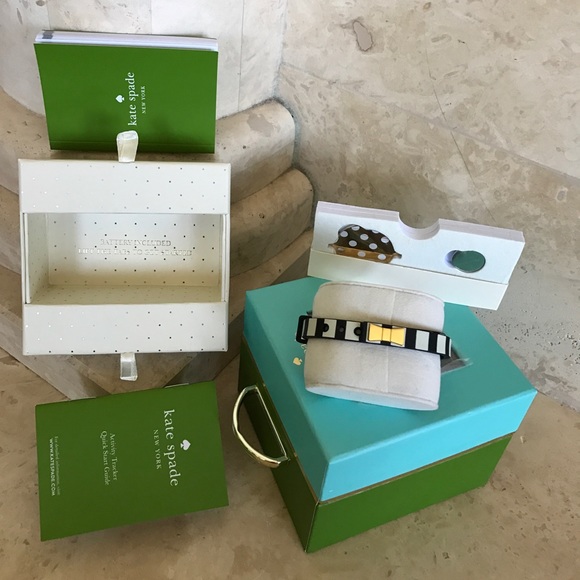 Kate spade New York scallop activity tracker - Picture 3 of 4