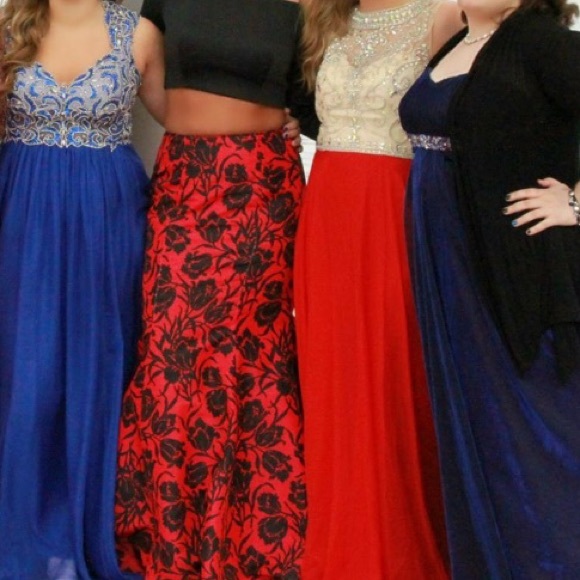 Red prom dress - Picture 3 of 3