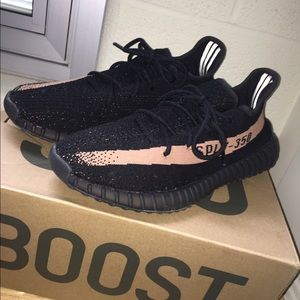 YEEZY BOOST 350 V2 CORE BLACK / COPPER
