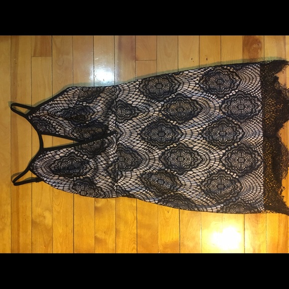 LF lace dress - Picture 3 of 5