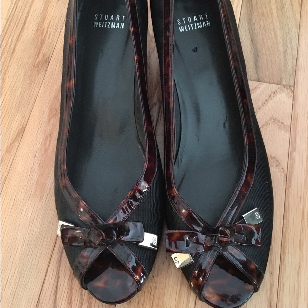 Stuart Weitzman. Kitten heel