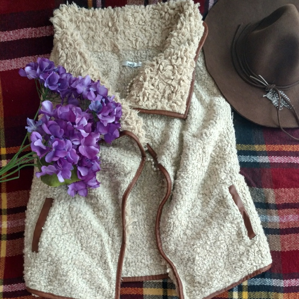 Papaya furry vest with leather lining