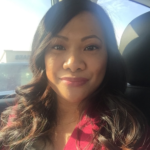 Meet your Posher, Nikki 💜 - Picture 4 of 4