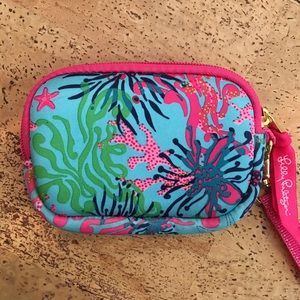 NWOT Lilly Pulitzer tech wristlet