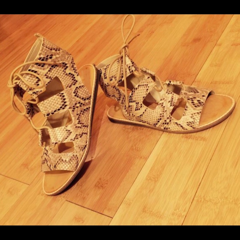 ❤ Snake Skin Sandal!! ❤