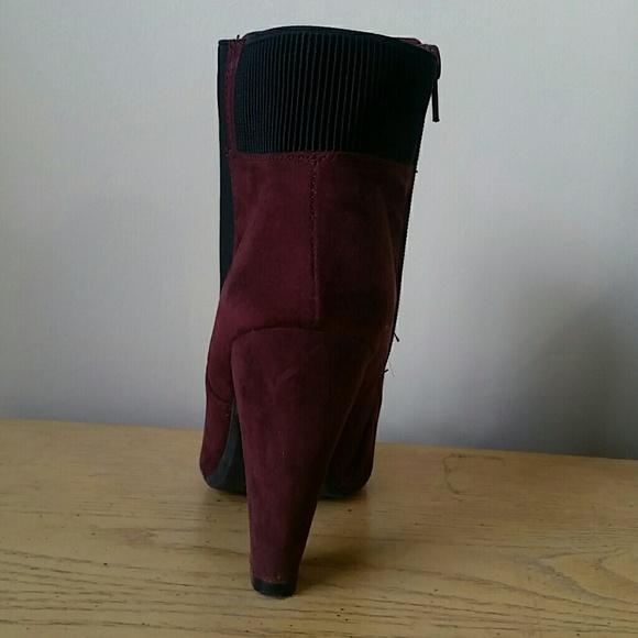 Shoes - Picture 2 of 3