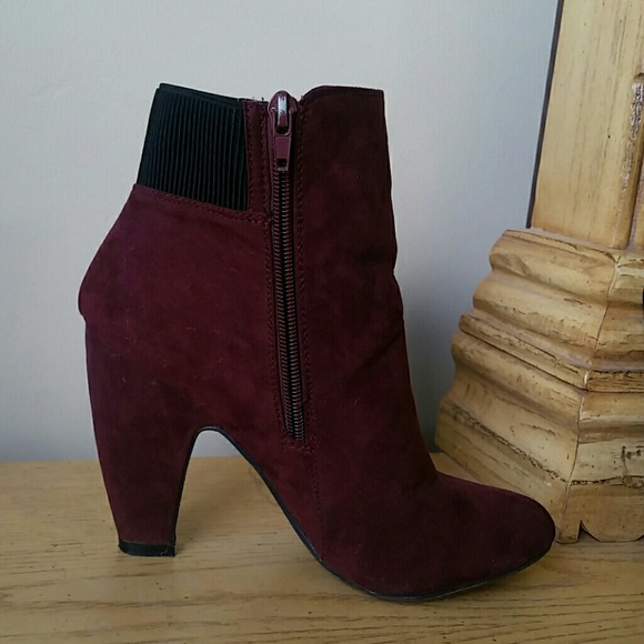 Shoes - Picture 3 of 3