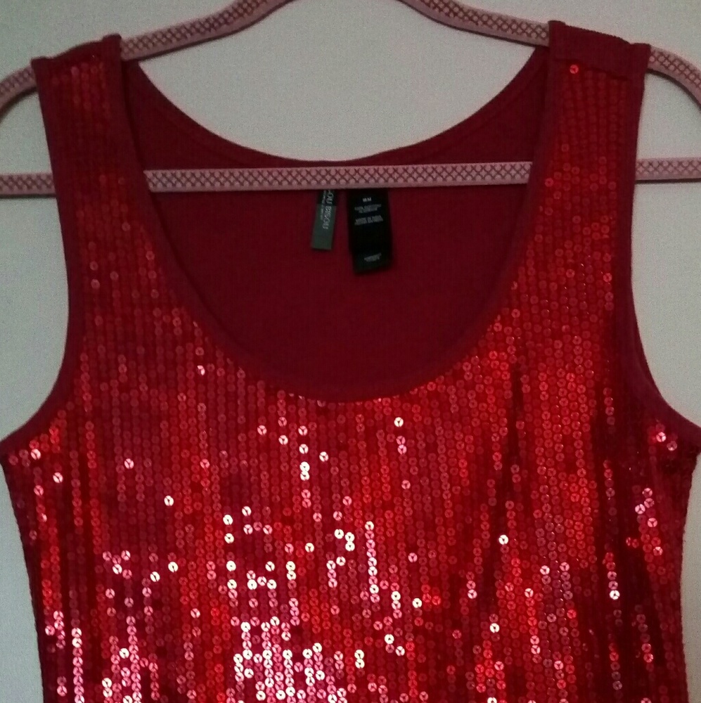 BISOU BISOU RED SEQUIN TOP  MEDIUM