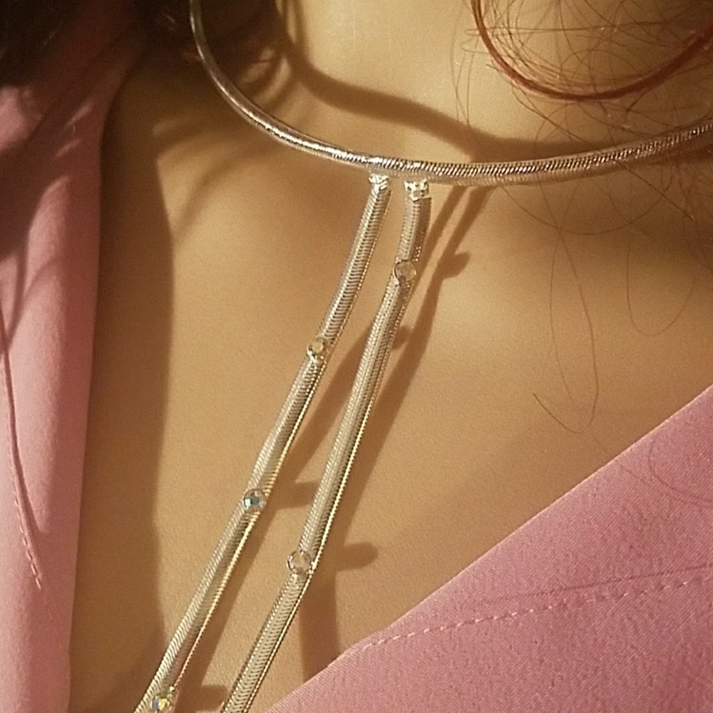 N785 Silver Choker w/Dangle Crystals Accent