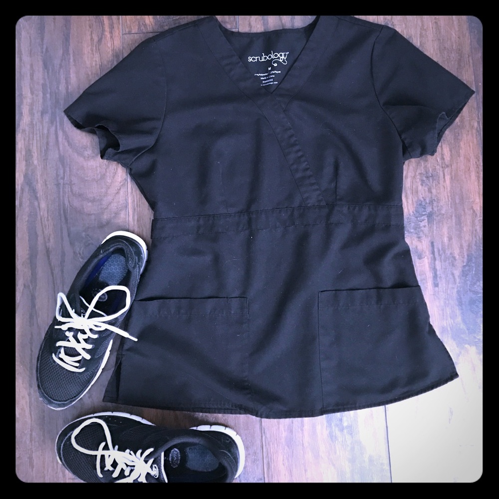 Scrub top