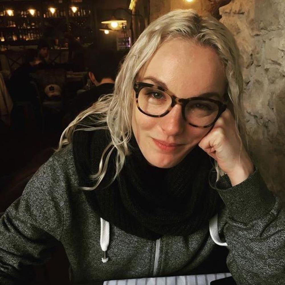 Meet your Posher, Mia