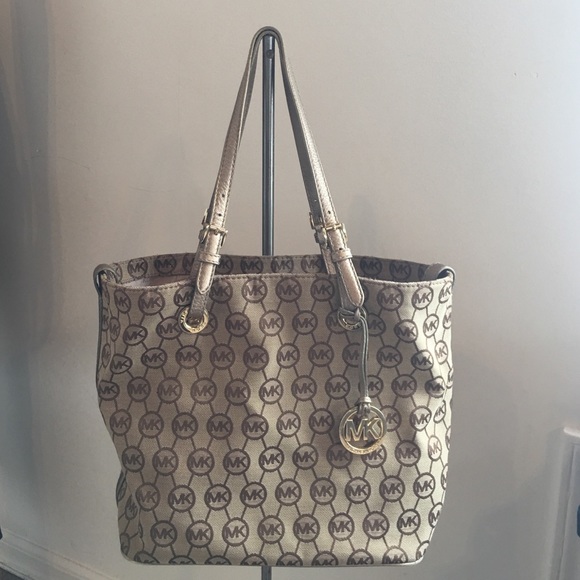 MICHAEL Michael Kors Handbags - Beautiful Michael Kors Handbag