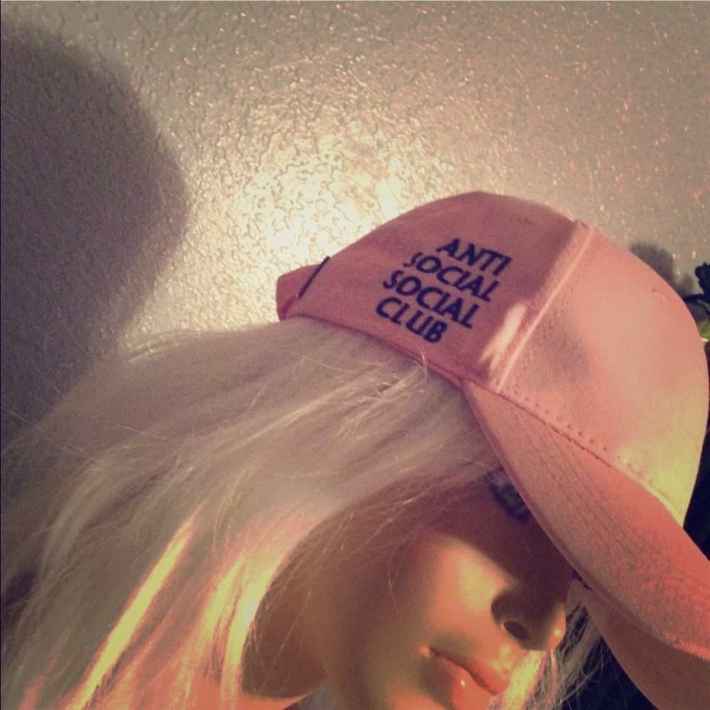 YEEZY anti social social hat in pink