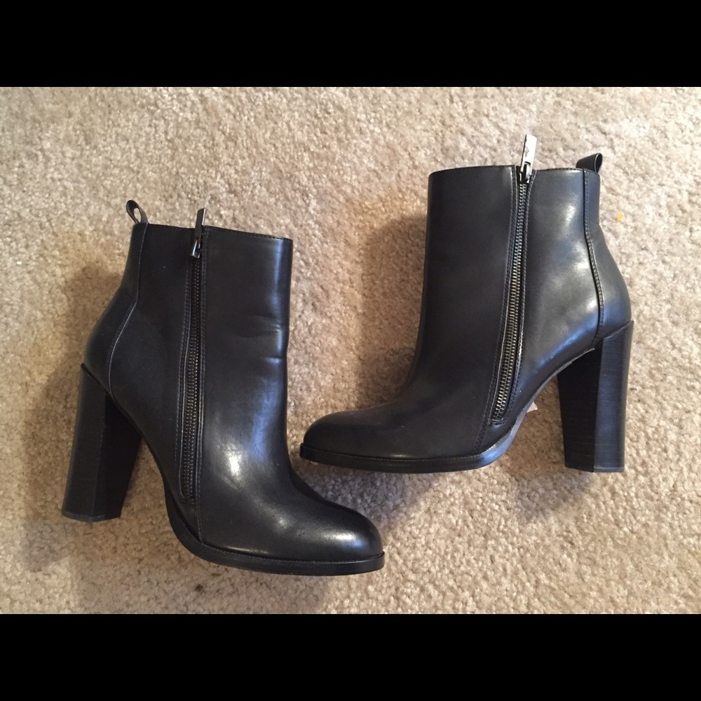 Dolce Vita ankle boots! *Sold*