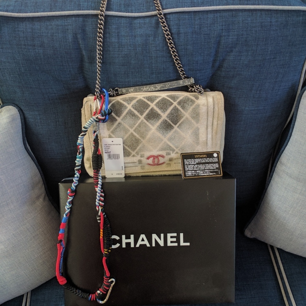 Chanel graffiti flap. Very rare! - Picture 1 of 6