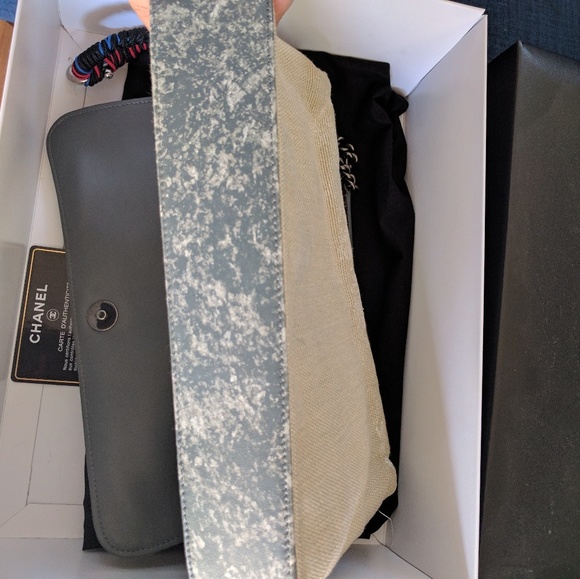 Chanel graffiti flap. Very rare! - Picture 6 of 6