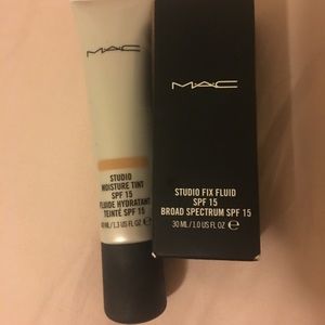 2 Items: M.A.C foundation and studio moisture tint