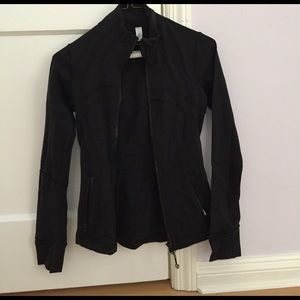 Lululemon zip up, never worn