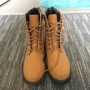 Knock off Timberlands