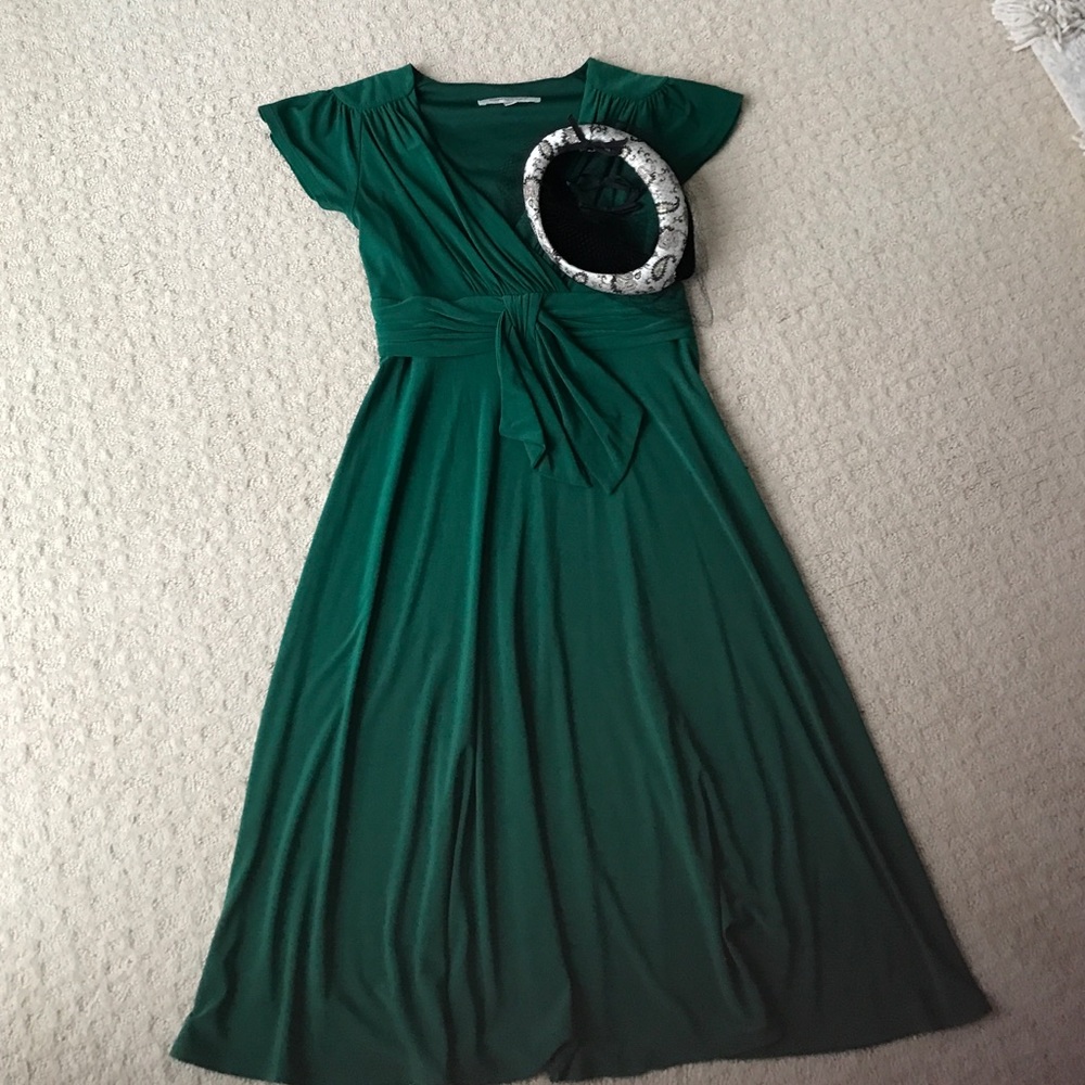 Vintage dress with fascinator