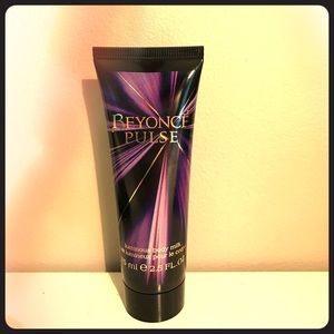 Beyoncé heat body milk (moisturizer)