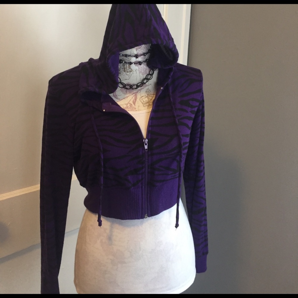 Hooded crop zip up ☮️