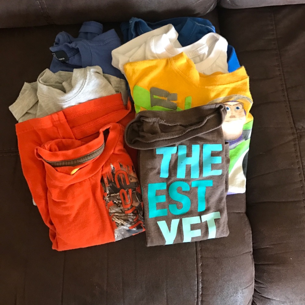Lot of 7 boys 3T tees