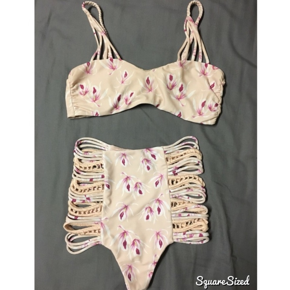 Acacia Samoa Top & Manilla Bottoms